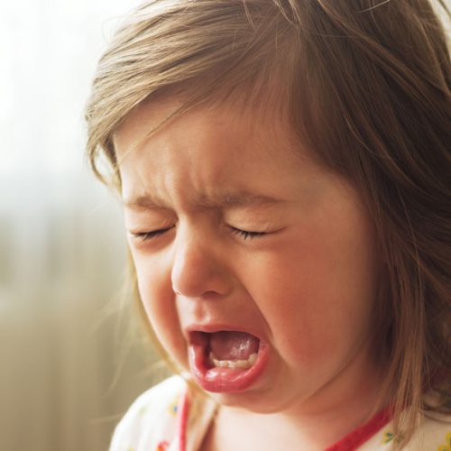 Jak radzić sobie z napadami złości u dzieci?