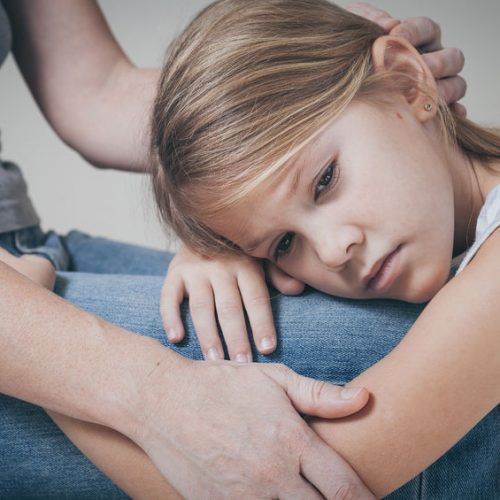 Objawy, rozpoznanie i leczenie anginy u dzieci – poradnik