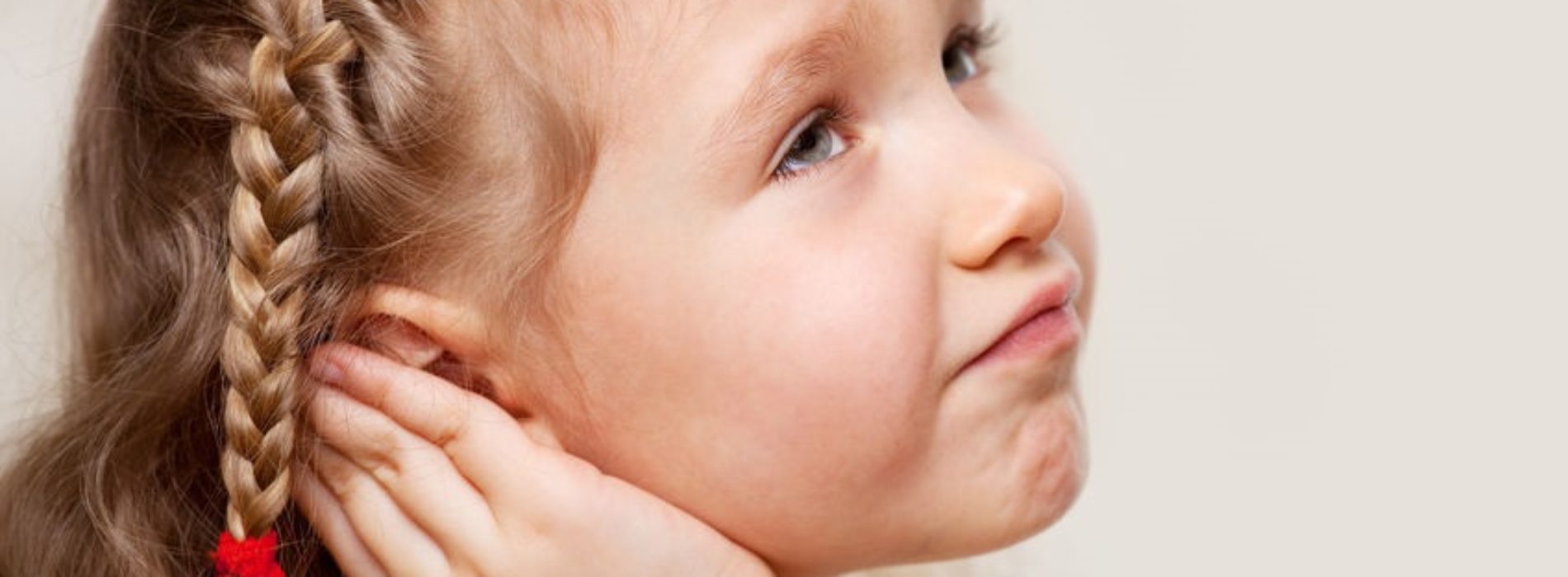 Zapalenie ucha – co to? Objawy, ile trwa i jak leczyć?